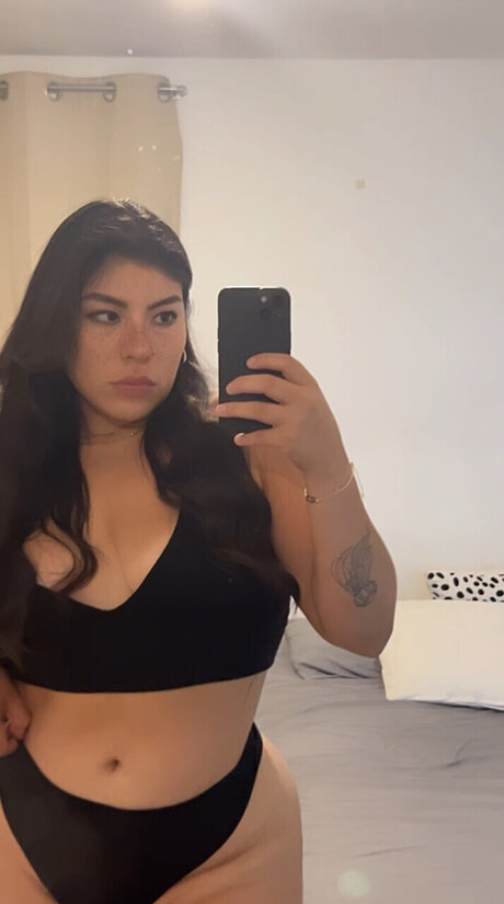 Dani Roma hot pornstar image