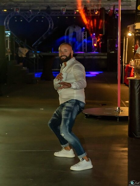 Niko Lovax hot star picture