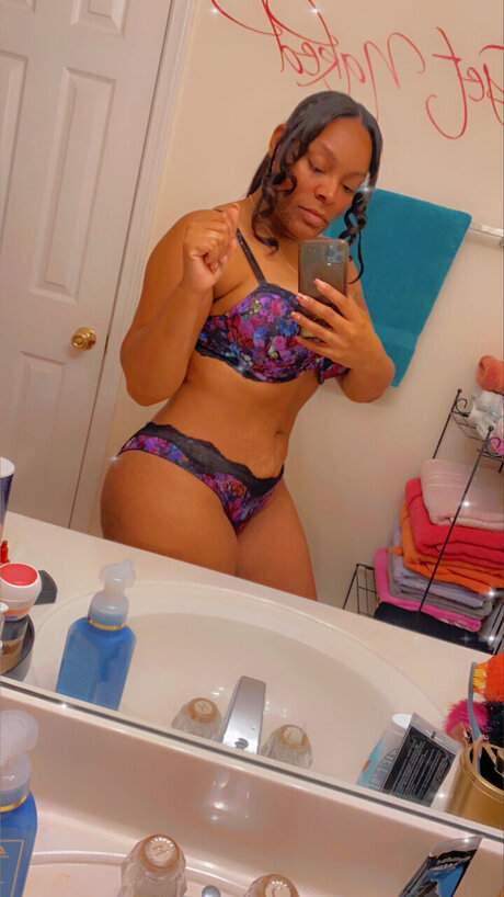 Drippinhoney89 sexy actress pics