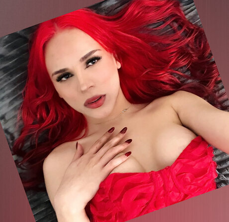 Daniela Okelani erotic model photo