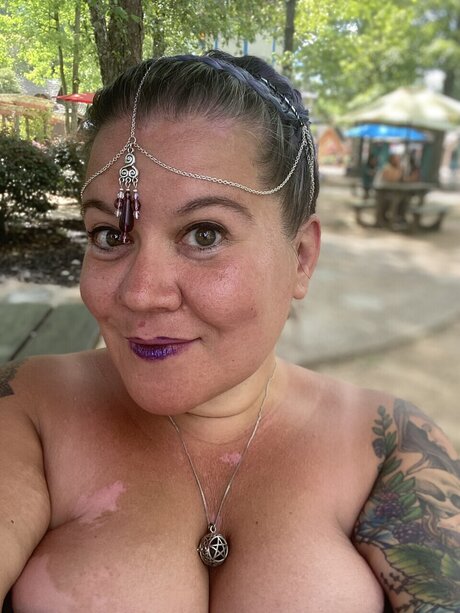 Vivian Sage sexy model pic