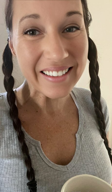 lolanikolavip nice actress photos