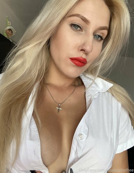 jassietailorfree sexy model picture