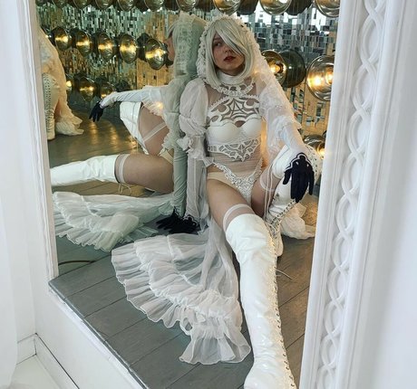 Nife Cosplay model pretty photos