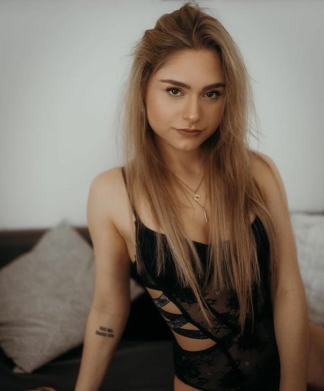 Alina Khani model sex pictures