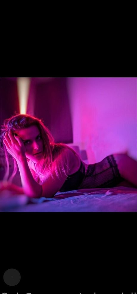 selenaadoll star adult photos