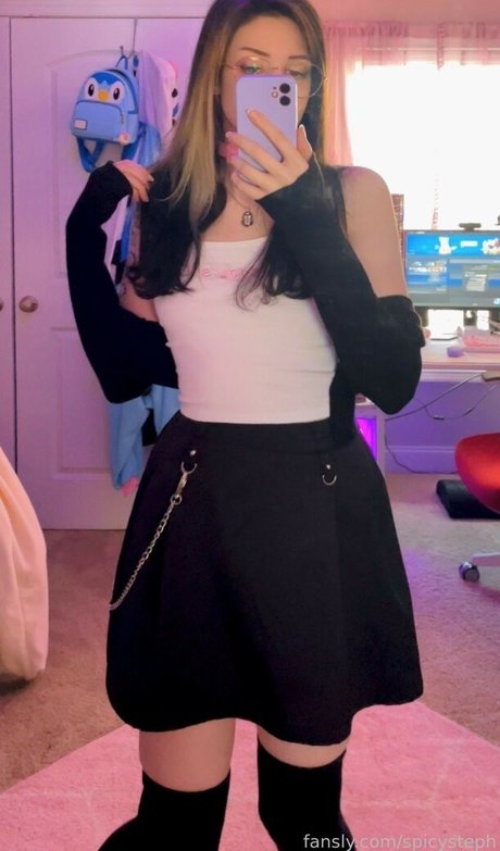 PistolNSFW model naked pictures