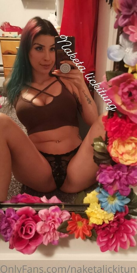 naketalickitung naked actress pic