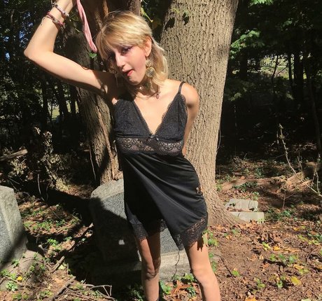 anya401 star nude galleries