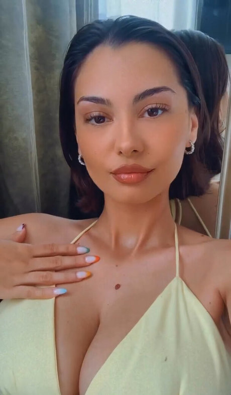 Adelaide T model naked pics