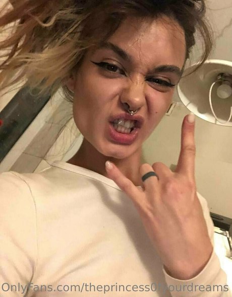 theprincess0fyourdreams model art gallery