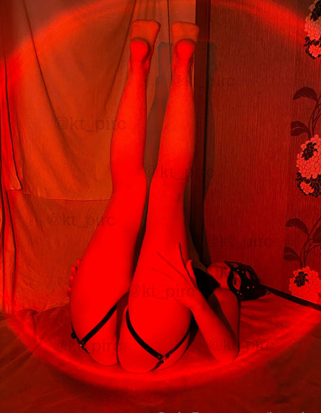 kt pirs art actress gallery