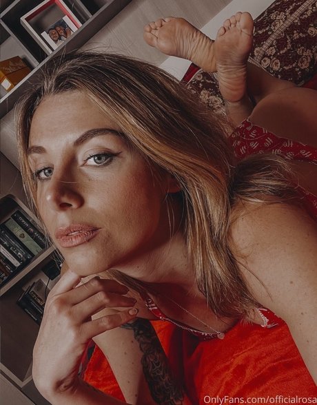 Officialrosa model hot pics