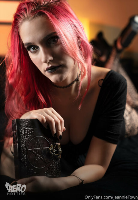 jeannietowndarkness Profile pic