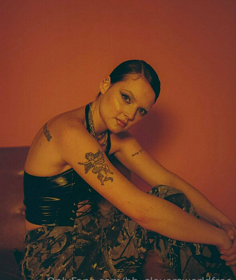 bb cloversworldfree star high quality photo