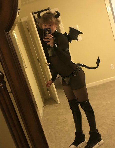 addyrally nice actress images