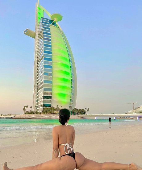 Thurriaa model high quality images