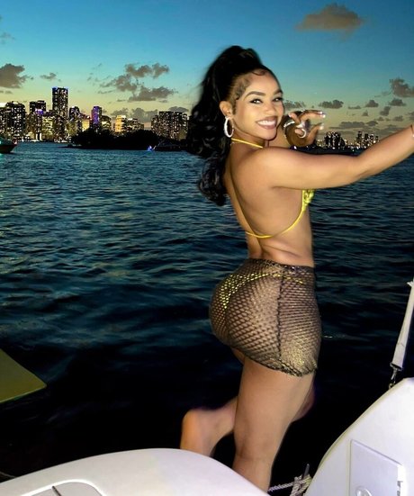 Thurriaa pornstar erotic picture