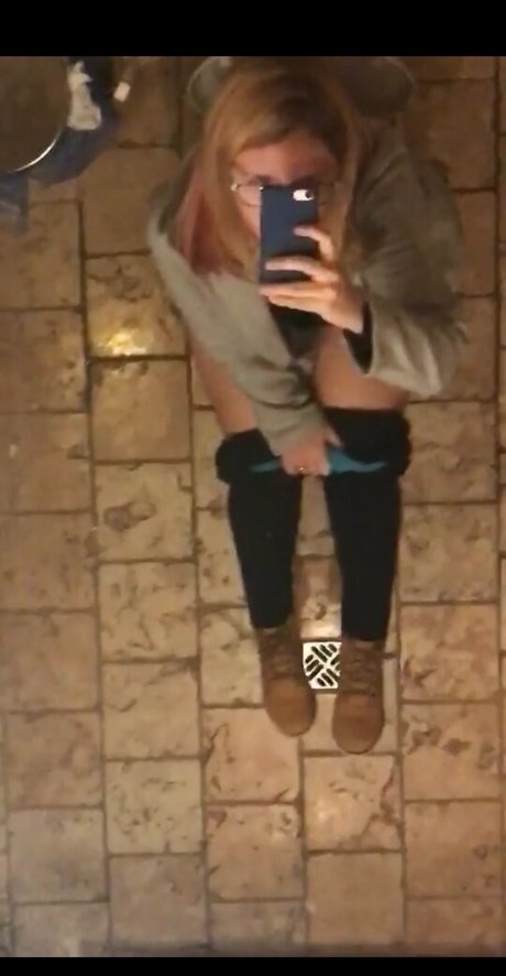 Carol Capel model top pics