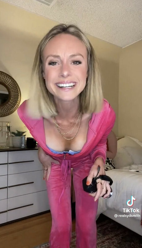 Realsydsmith star top pic