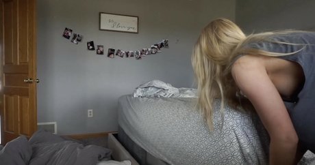 Esther Perepechkin hot star img