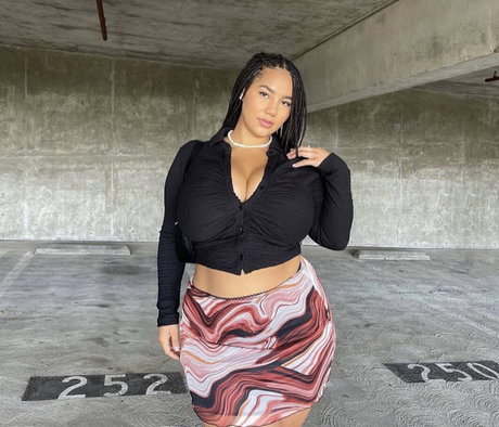 Katelyn Folasade beautiful actress pic