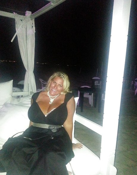 Laura Leonardi pretty star photo