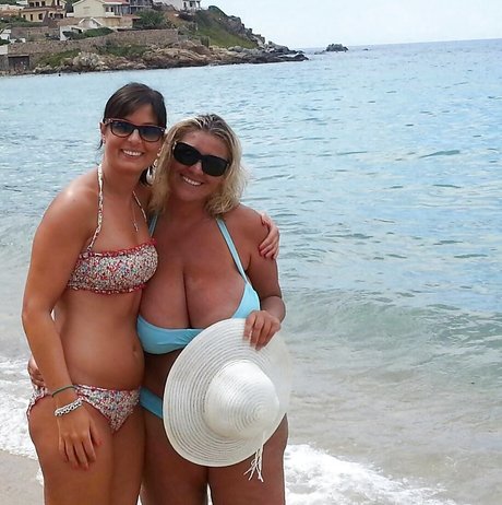 Laura Leonardi model erotic images