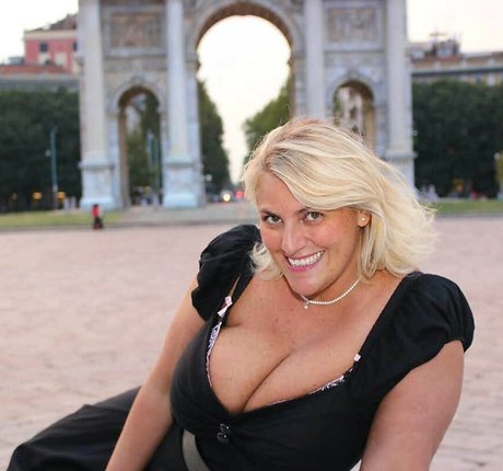 Laura Leonardi hd star galleries