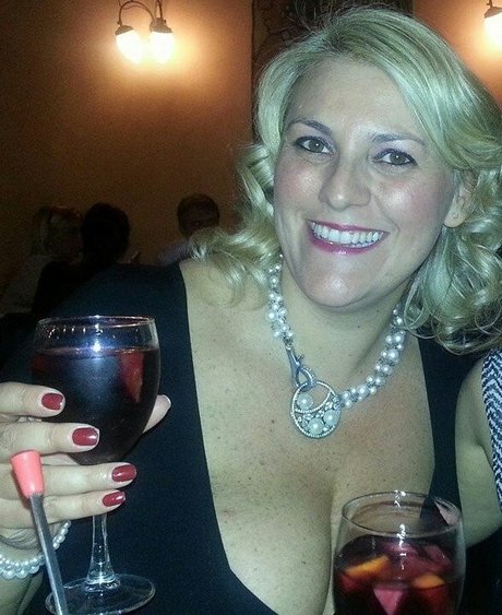 Laura Leonardi porn model archive