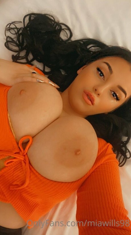 miawills98 model adult images