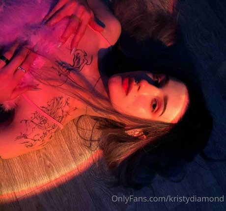 kristydiamond model top picture