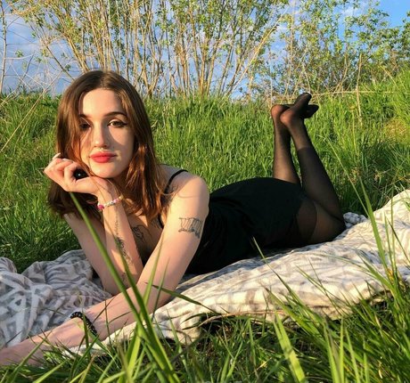 kristydiamond model top pic