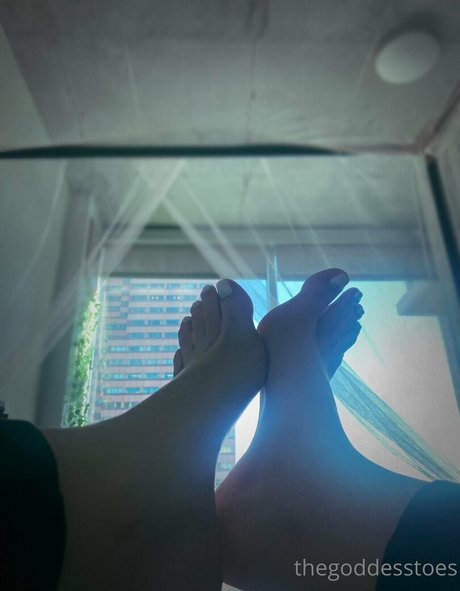 goddesstoesof top star pics