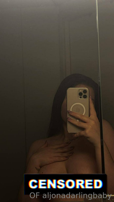 aljonadarlingbaby model naked photo