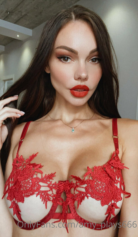 amy plays666 naked pornstar gallery