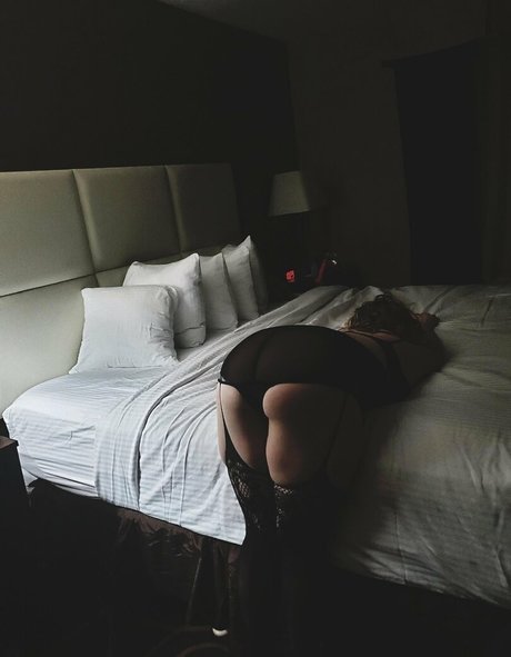 official hoodoowhore naked actress img