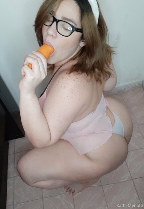 menottikathi star sexy pictures