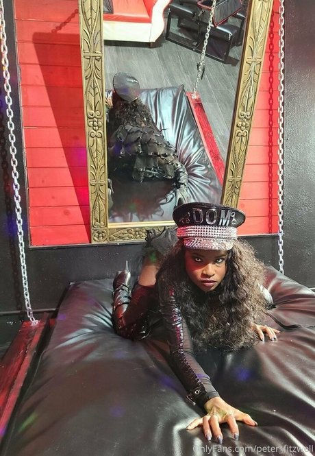 swinger couple nude actress pictures