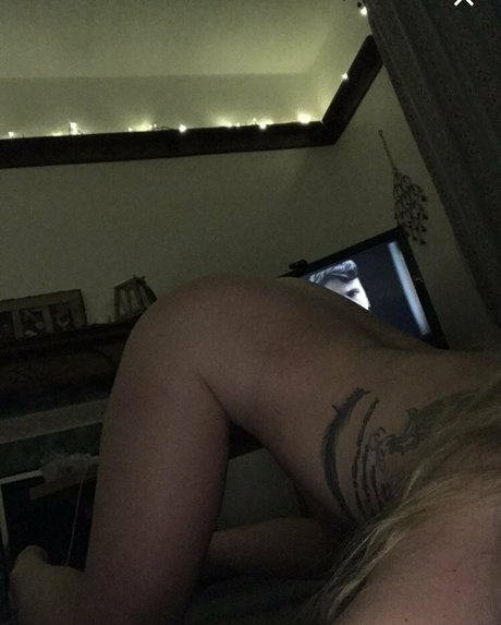 hornycavegirl hot actress image