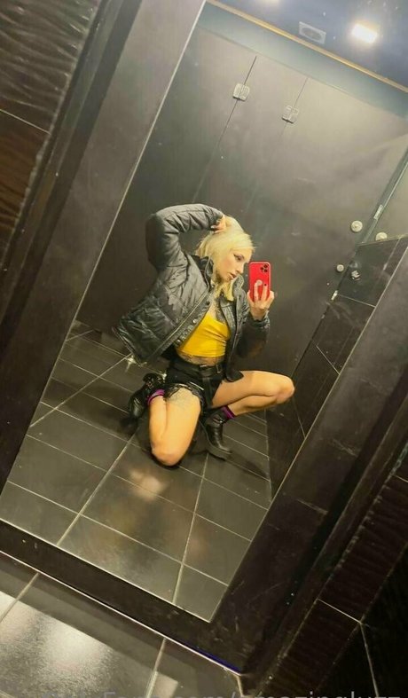 amazingluzz pornstar naked archive