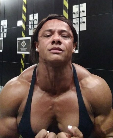 cristtina43 nice actress image