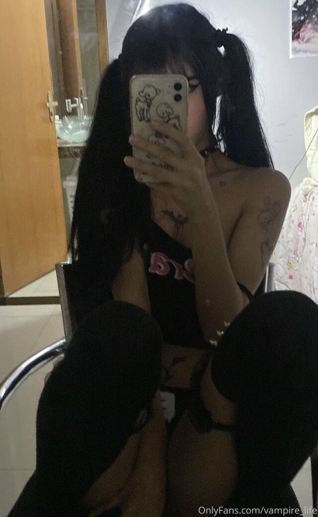 Mille Tsuki star erotic photos