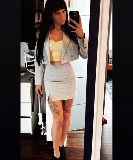 gelliii93_ model xxx pics