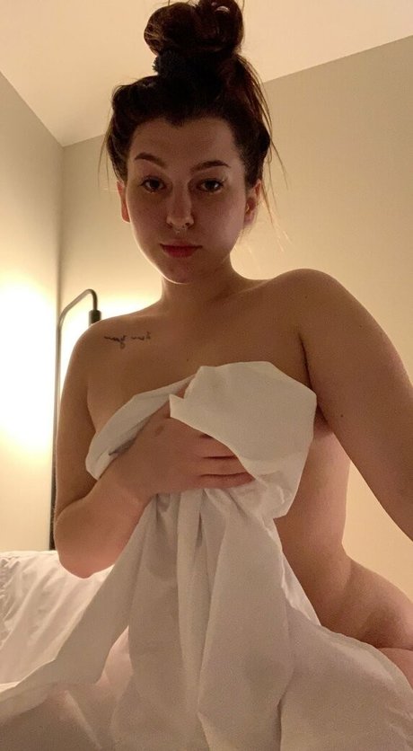 maggierayelle star adult img