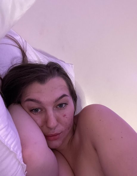 maggierayelle star naked pic