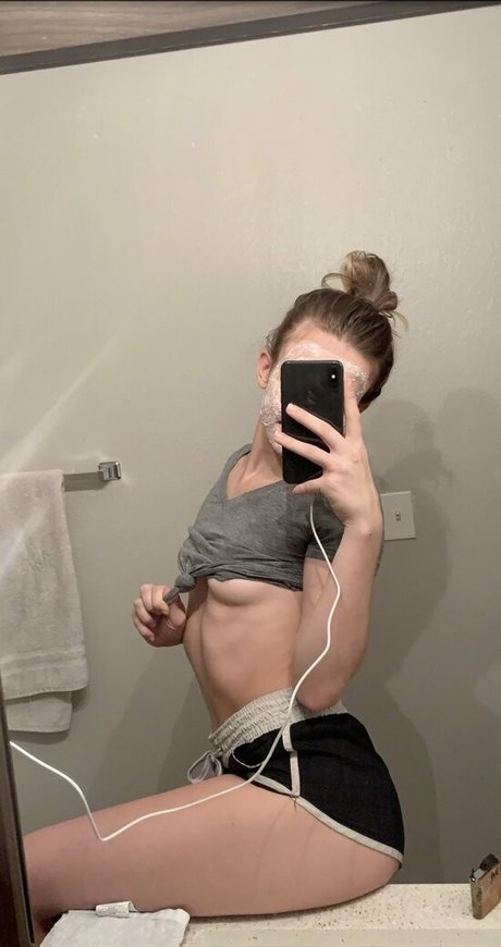 luna griffinn top actress photo