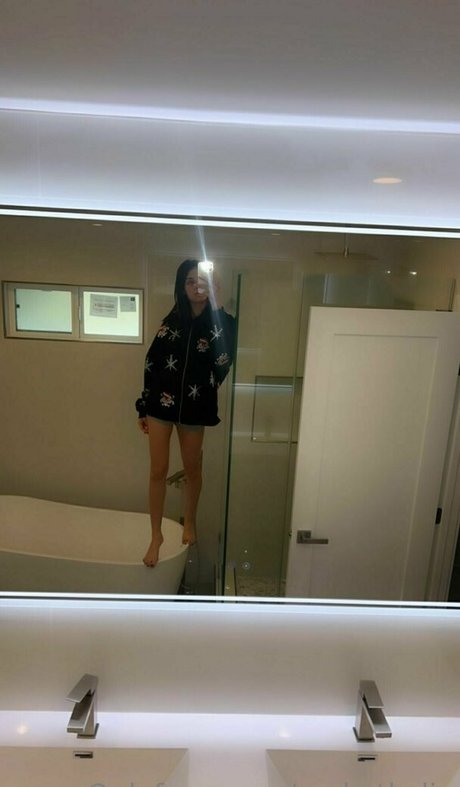 rocketkylie star nude archive