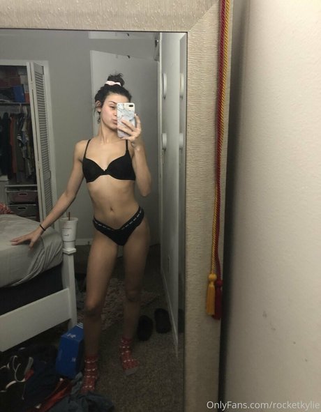 rocketkylie Profile pic