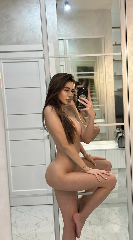 Lili Coco pornstar top picture